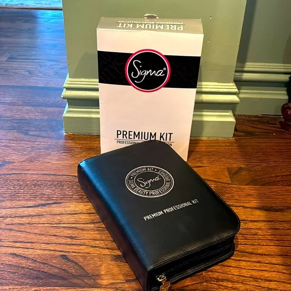 Sigma Premium Kit Professional Brush Collection by Sigma Beauty. - Picture 3 of 5